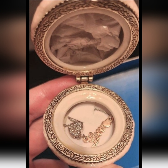 Heart/Love Necklace in Pink Macaroon NWOT - Picture 4 of 5